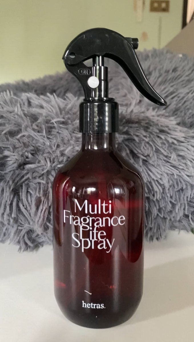 KuKuRu_Ju's tweet photo. ป้ายยาไอเทมคนชอบห้องหอม 🫧🏡 hetras Room Spray 300 ml ฉีดห้องก็หอม ฉีดผ้าก็ฟิน ฟีลโรงแรมหรูอยู่บ้าน ✨ ใครชอบกลิ่นหอม ๆ ต้องมี!

https://t.co/LR1xs92Zfs https://t.co/BomxFqXzzg