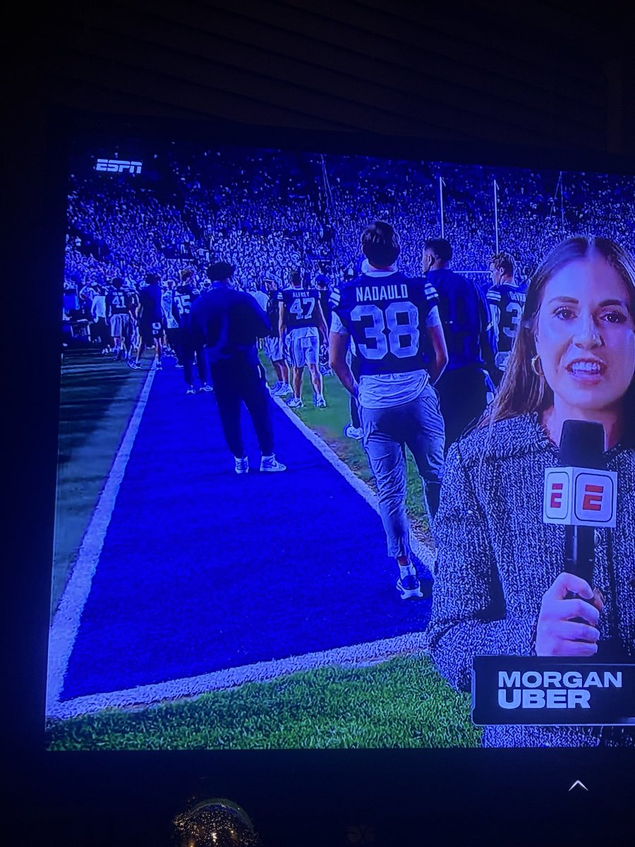Robservatory's tweet photo. @DerwinLGray @therriannn Hey … that guy in the background… he looks really familiar.  🤣 https://t.co/C3EC5XU9kN