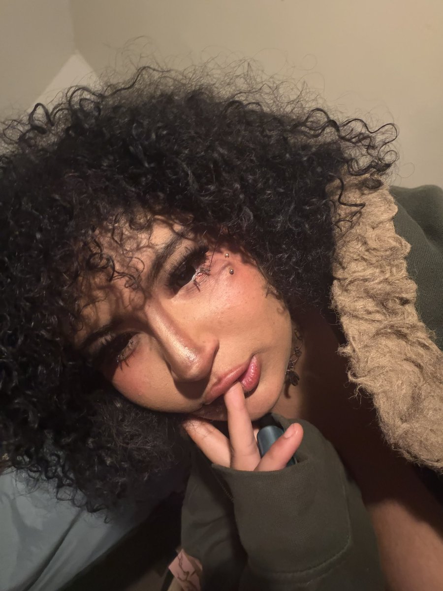 Roxyrllyrocks's tweet photo. selling premades before bed but if any1 wants customs lmk ill do em tmr :3 #nsfwtwt #sellincontent https://t.co/51JEPmw0JA