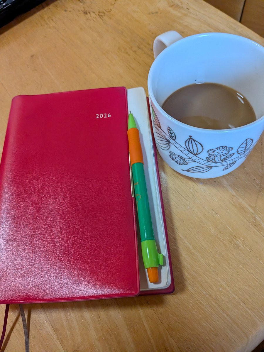 2026haruru's tweet photo. 手帳タイム📖☕

カフェオレを飲みながら
今日の予定ややることを整理☺️

カフェオレにはコストコで購入したコラーゲンをプラス✨

ちょい足しで美容も健康も意識✨✨
#コストコ
#自分時間
#ティータイム https://t.co/Uw41IXD2db