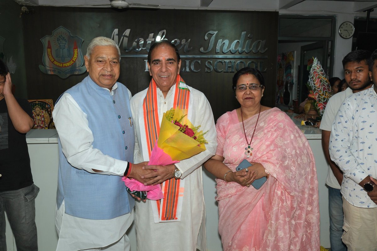 PilotRakeshUP's tweet photo. Wishes from Sh. Dinesh Kumar Goel Ji at Mother India Public School. I am thankful for his kind blessings.
Bharatiya Janata Party (BJP) BJP Uttar Pradesh
@dineshgoelbjp @BJP4India @BJP4UP @idharampalsingh @blsanthosh @TawdeVinod @mppchaudhary https://t.co/x4bFShkI0w