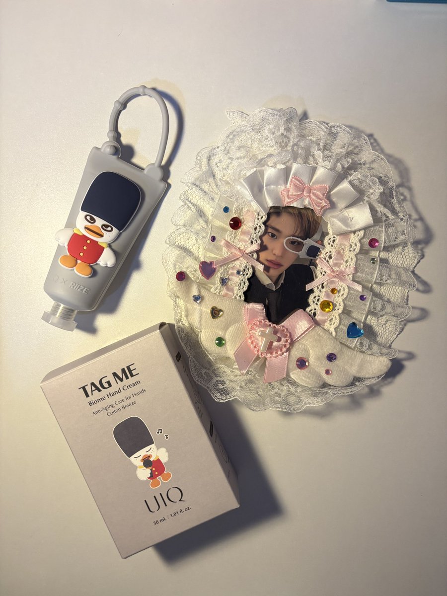 sp4sxpp's tweet photo. wts พร้อมส่ง
RIIZE x UIQ hand cream 
Sohee แฮนด์ครีม &amp; การ์ด 199฿
เปิดกับแกะดูแต่ไม่ได้ใช้งาน🤲🏻♥️
สนใจ Dm ได้เลยค่ะ
#ตลาดนัดriize #ตลาดนัดRIIZE #ตลาดนัดน้องข้าว https://t.co/zTPfdzqxoM