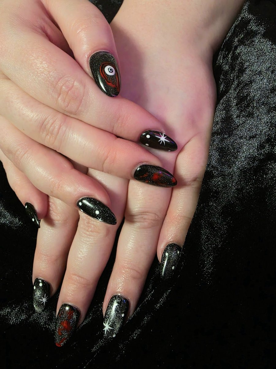 it_interrupted's tweet photo. so fucking nutty about hit indie horror game mouthwashing that i've got mouthwashing inspired nails. https://t.co/GjOtO08TVi