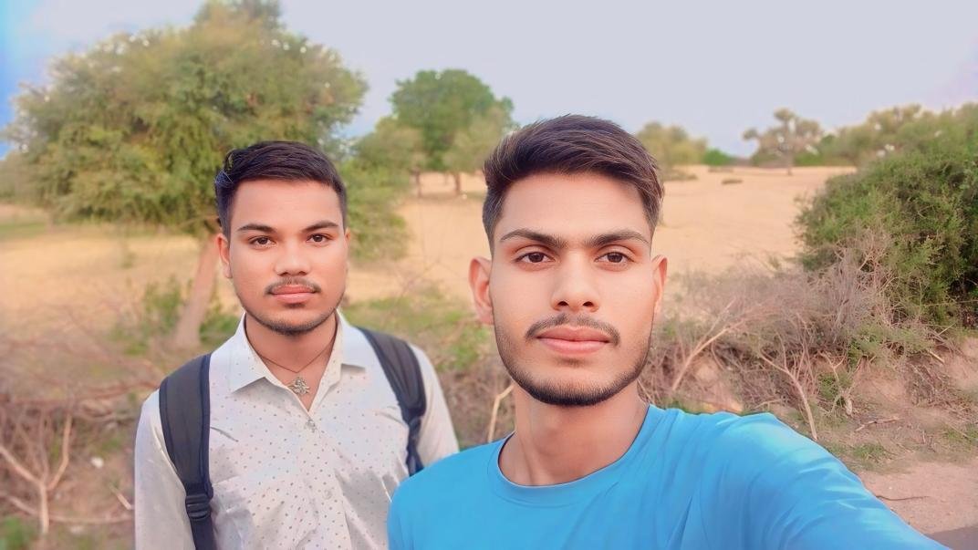 AshokSelwar's tweet photo. दुरियां मायने नहीं रखती मेरें खास दोस्त खास तो हमेशा खास ही रहता है।

@AshokSelwar #BhaiBhai #AshokRohit #SchoolTime #NewPost https://t.co/6trjSuPMnY