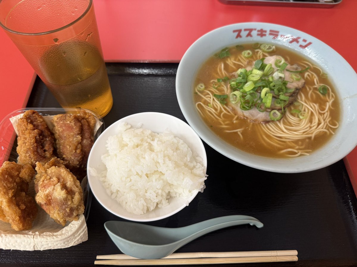 goqimxARYcDTGXM's tweet photo. 初スズキラーメン😃😃

今からスズキ歴史館へ🙋🙋

#gsxs1000gt https://t.co/VD7C2sDa7b