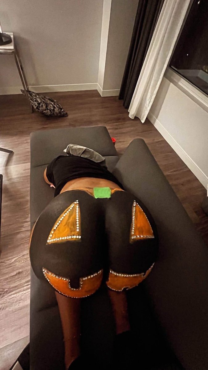 prettikittykay's tweet photo. 🎃👻 https://t.co/SxjViw8DEu