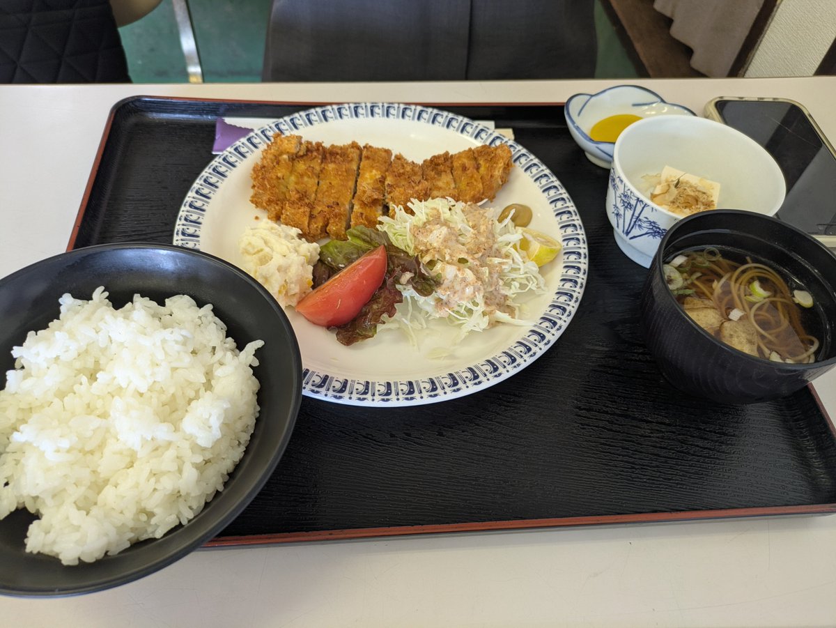 GGTASE's tweet photo. ご近所にあってずっと気になってたドライブイン化粧坂来店！！
ボリュームあって安くて美味しい！！
#ドライブイン化粧坂　#利府町 https://t.co/Li8bCdU9k9