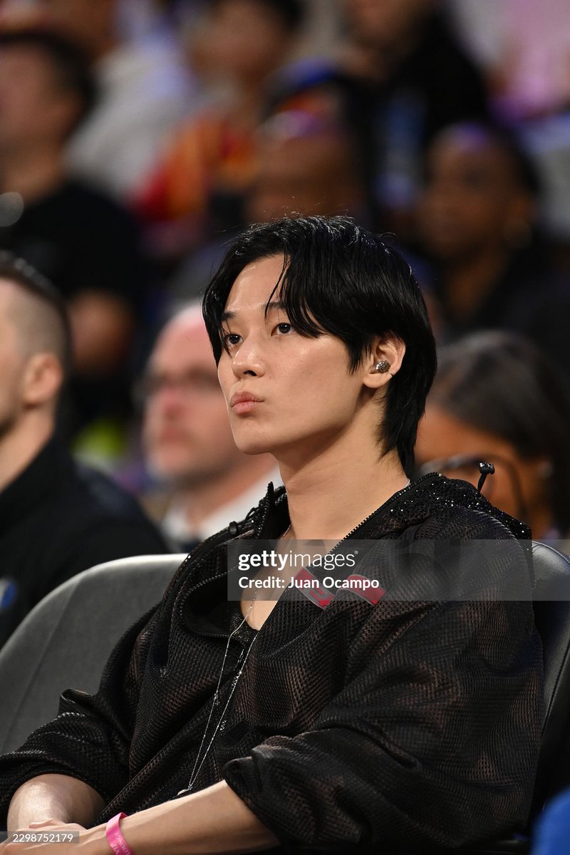 dailyljy's tweet photo. juyeon at the NBA China Games 2026 via getty images 📸

#JUYEON #주연 #더보이즈 https://t.co/1ojAokqTZl