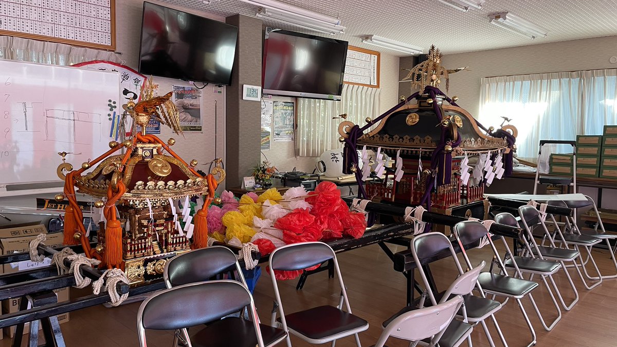 terayama_town's tweet photo. 今夜は前夜祭
そして明日はついにお神輿！
寺山町まつりが始まります！

#寺山町 #まつり #お神輿 https://t.co/Krvs9WPr4e