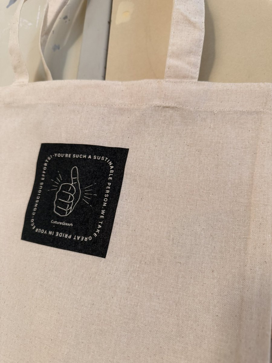 CultureGoods_co's tweet photo. トートに印刷体験してますのでお気軽にいらしてください〜！5分から10分くらいでできます👜 https://t.co/xMDZk4zOIK