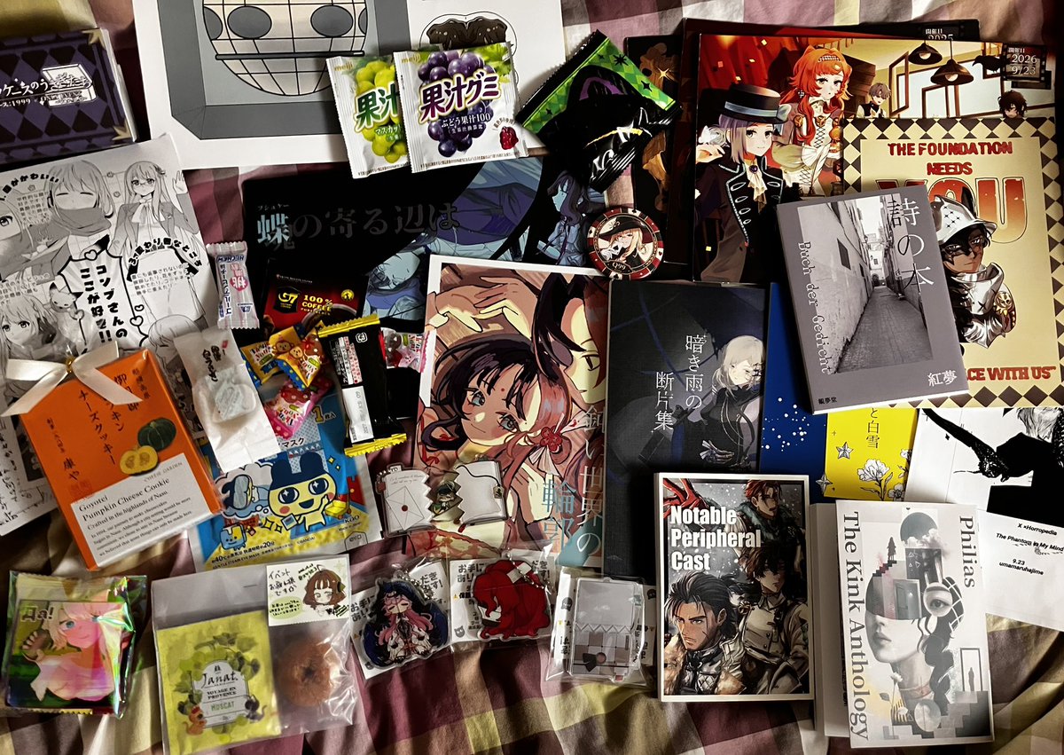 PyonPyon_Snow's tweet photo. #スツうさ行ってきました3
ようやくunpacking
買ったもの・貰ったものです。
なんか貰い物のほうが買ったものより多い気がして非常に気まずい。 
モノローはもう頂きました。
うまい、うますぎる。十万石まんじゅう。 https://t.co/pi0ovW7Qzx