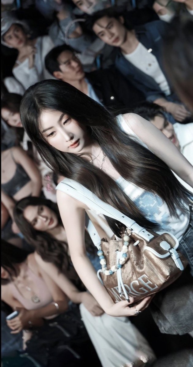 rachel86531845's tweet photo. Keep elevate Miss Yoko 

YOKO BIFW26 SIAM PARAGON
#APASRAxMergeBIFW2026
#YokoApasra #โยโกอาปาสรา‌ https://t.co/VjTrNFwxKx