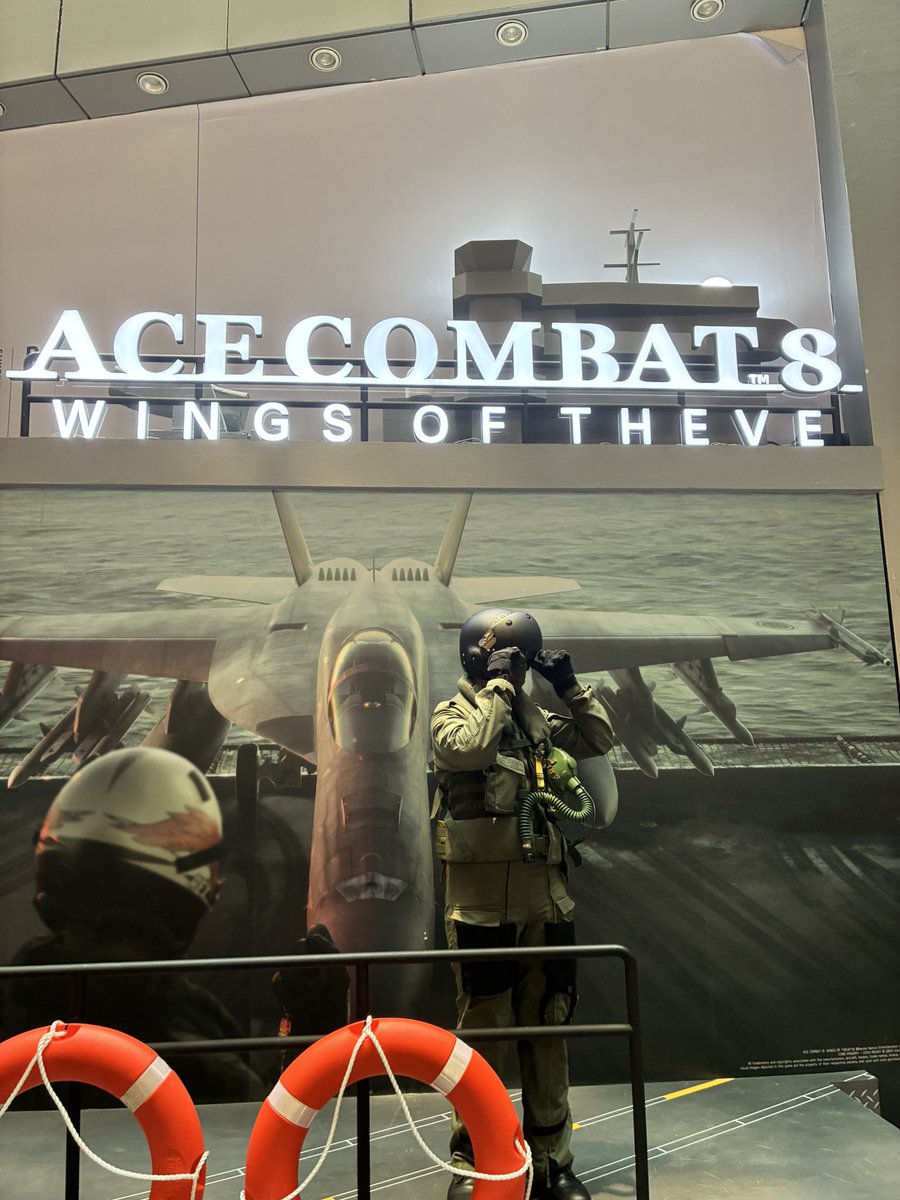 Heallus's tweet photo. #ACECOMBAT8 Welcome to Orchard Central Singapore! 
Ace Combat Orchestra Concert Please come to Singapore! 
@kazutoki https://t.co/nkfK89dVHy