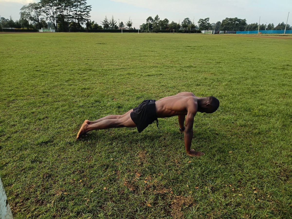 matino014's tweet photo. This is how by God's grace I have consistently fought depression for the past 3 years. Early morning runs, gym 3/4 times a week and eating organic natural Afrikan foods.

I have fought this disorder with my own sweat and tears man. It has never been easy, but I am warrior,  I won!