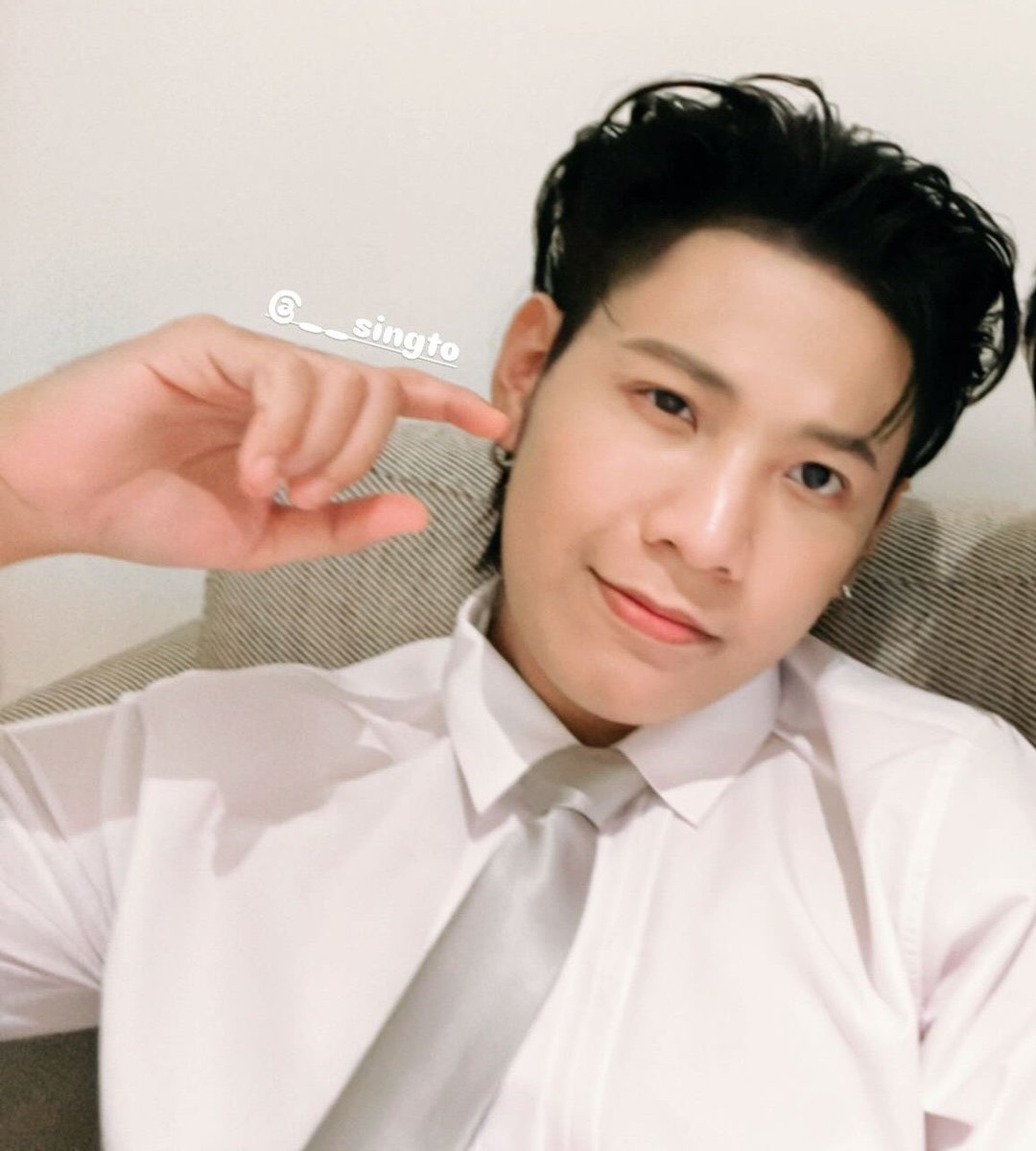 a_aomjaiii's tweet photo. แล้วพี่สิงในลุคเจ้าบ่าว (ในซีรี่ส์) คือ หล่อมาก  คือ หล่อสุดๆ อ่าาา 😭😭🤟 https://t.co/18mTrMC45M