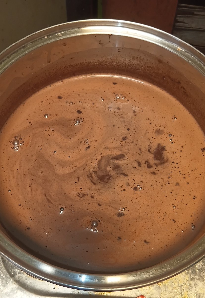 mengejarpjw's tweet photo. Jeo hari ini aku bikin puding coklat sepanci, ada kali 2 liter aowkwkwkwk yuk mampir🙂‍↕️🙂‍↕️ https://t.co/6ZZUxL6WST