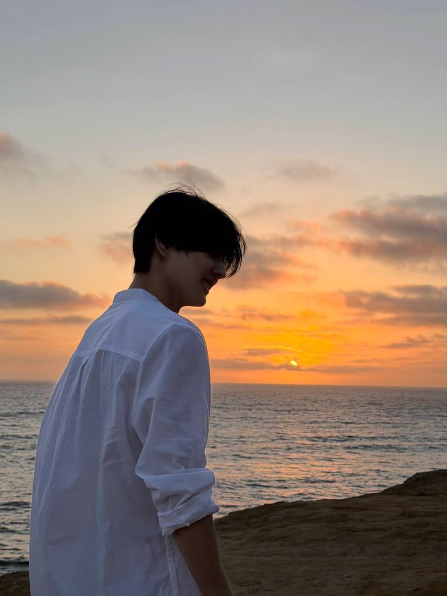 JUNGWONstide's tweet photo. Apa perbedaan jungwon sama matahari? https://t.co/MmgXvZpY0E