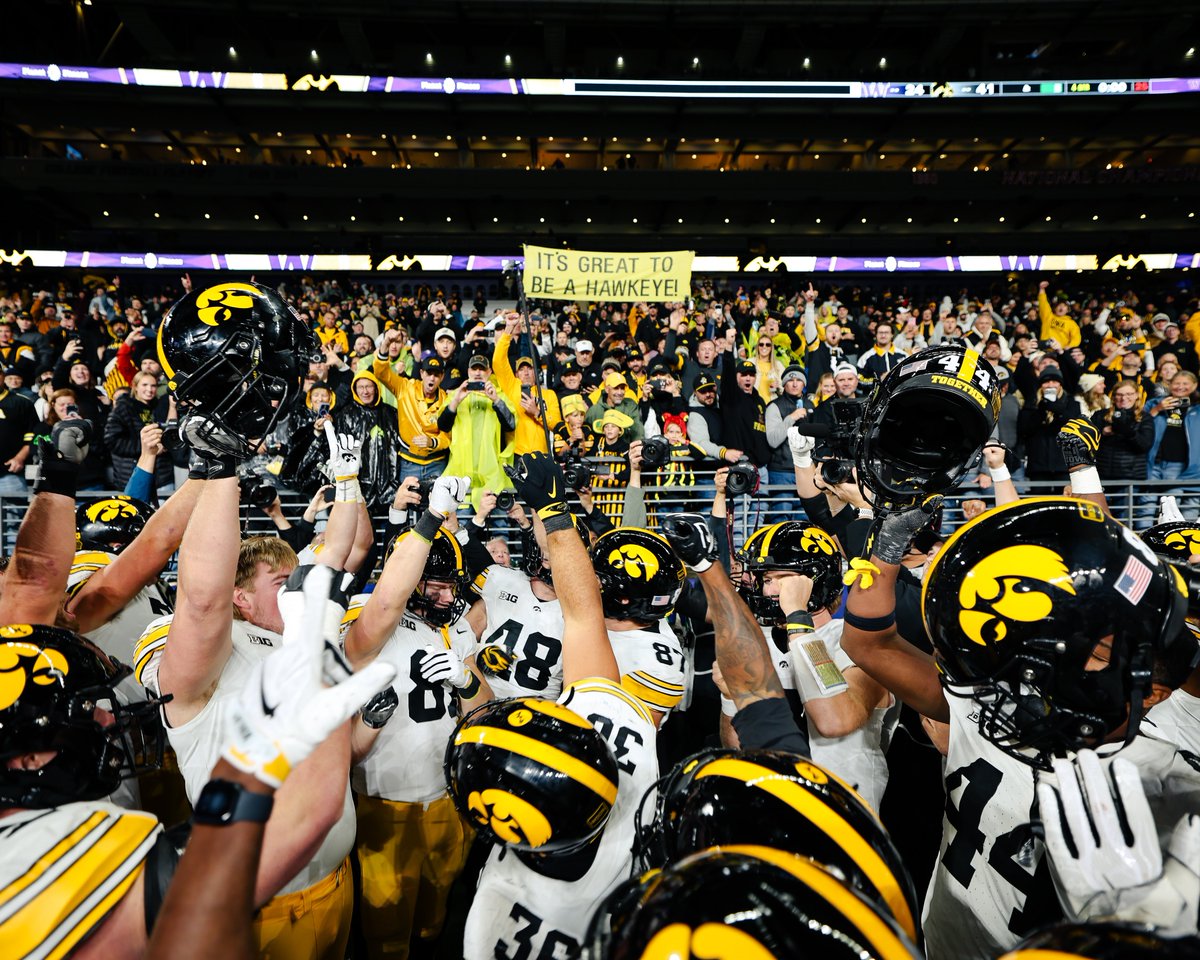 HawkeyeFootball's tweet photo. It's great to be a Hawkeye! https://t.co/gBs2aK4KrX