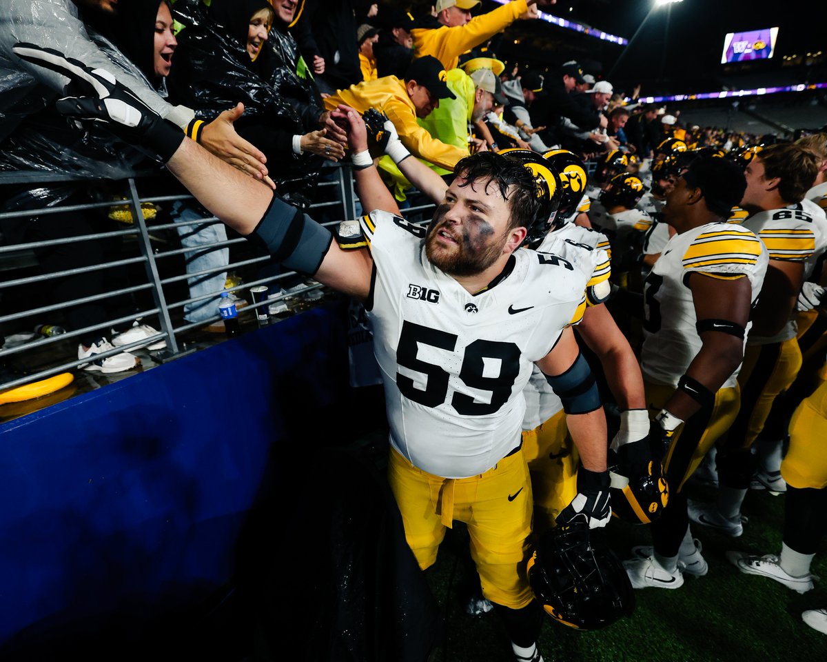 HawkeyeFootball's tweet photo. It's great to be a Hawkeye! https://t.co/gBs2aK4KrX