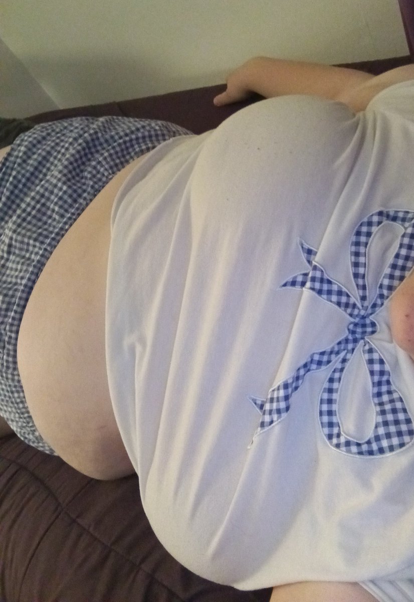S4TIVAD0G's tweet photo. saint's choice part 3!

cozy fit time! also why aren't u in my bed? https://t.co/79bmrFSh1k