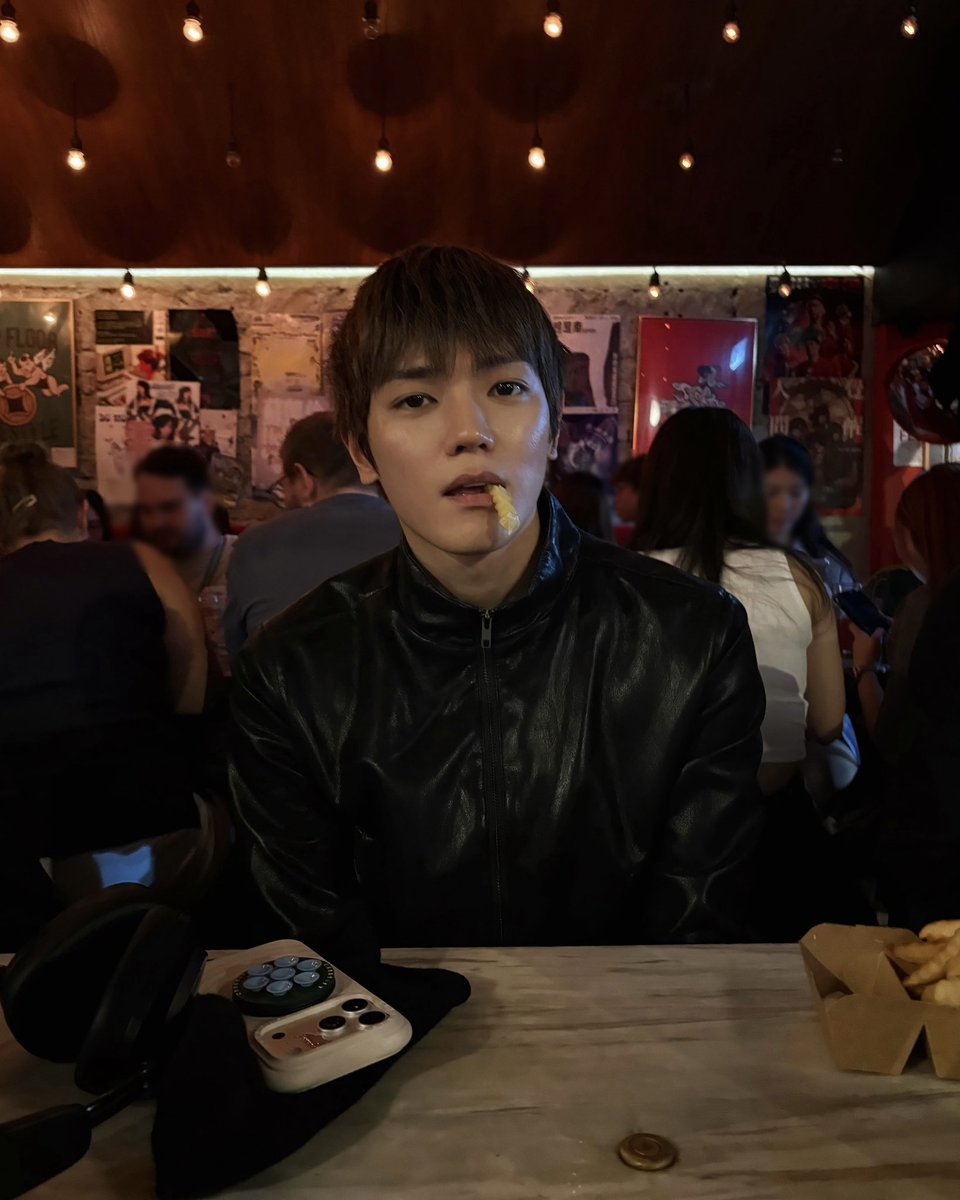 taeoxofiles's tweet photo. taeyong is so boyfriend-coded https://t.co/sen1JDNipQ