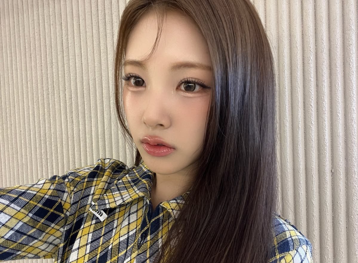 411uvyh's tweet photo. 엄마가낳아준고양이속눈썹뽀용애굣살하이라이터빔메이크업풀꾸없이도  입이 안다물어지는 수려한얼굴을가진 여자 정보 
Baby DONT Cry 베돈크 이현  
매주일요일 인기가요 Mc하고있구요 
11월에컴백할것같아요(뇌피셜^..^) https://t.co/hT2Rxbc3uQ