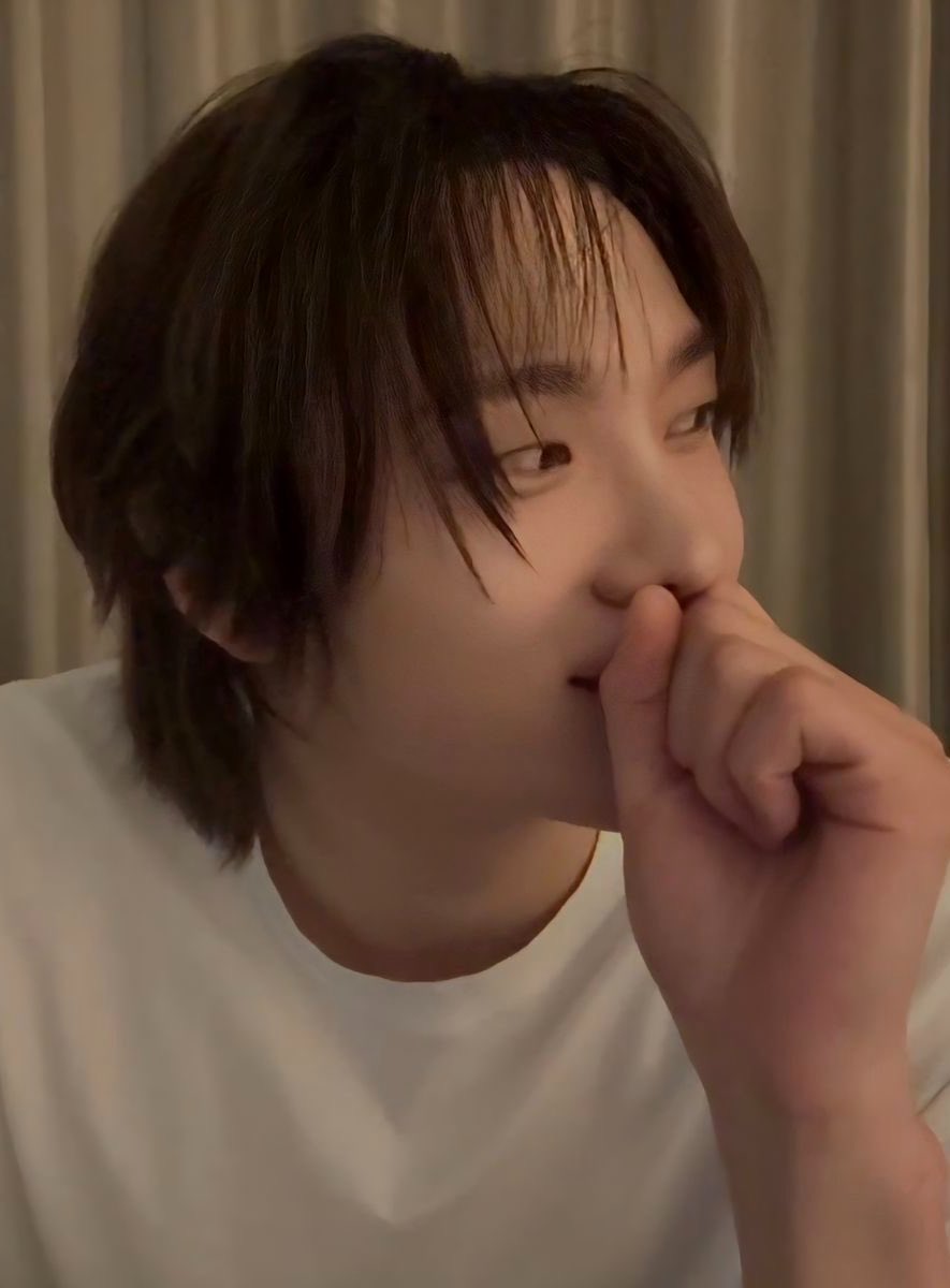 myeongrennn's tweet photo. 성덍

.. 너 나 진짜 좋아하는 거야..?

                               그럼 가짜로 좋아하냐;;?

아니 나는..
너가 맨날 장난만 치니까아..

                                  ..ㅋ 됐거든요 박성오씨. https://t.co/unDW0Dg2SX