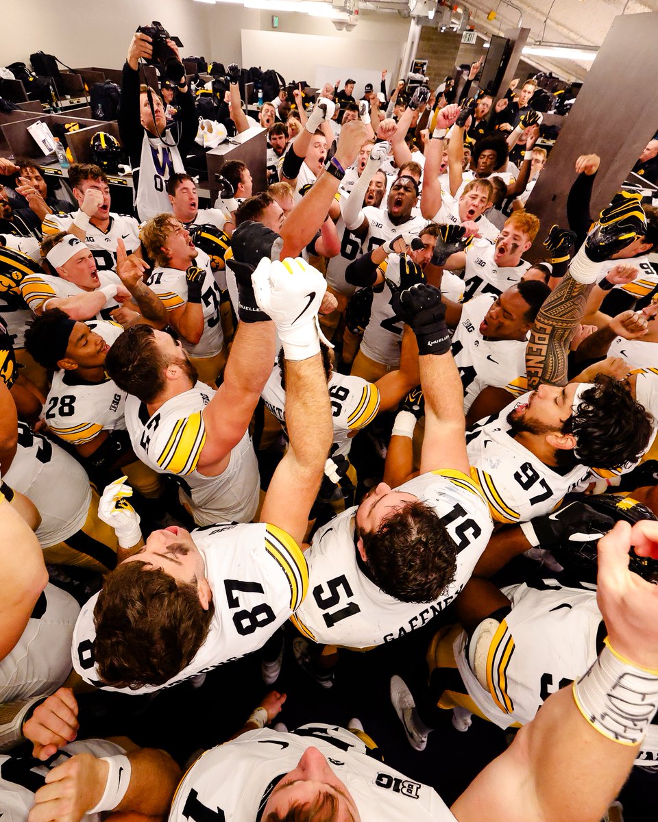 HawkeyeFootball's tweet photo. Locker room victory scene 👏 https://t.co/SHGh4alhK4