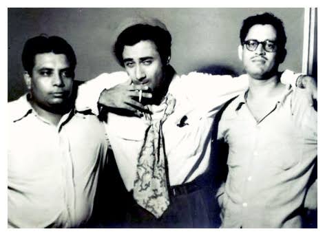 BombayBasanti's tweet photo. So many people came into my life, but Guru &amp; I shared something different. He was my only friend because jab Dev Anand star ban gaya toh phir kaun sachcha dost banta hai?- #DevAnand

Remembering one of the greatest filmmakers, master of stillness, soul searching movies #GuruDutt https://t.co/rUeXCgMDOJ