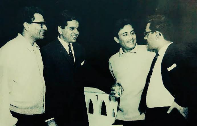 BombayBasanti's tweet photo. So many people came into my life, but Guru &amp; I shared something different. He was my only friend because jab Dev Anand star ban gaya toh phir kaun sachcha dost banta hai?- #DevAnand

Remembering one of the greatest filmmakers, master of stillness, soul searching movies #GuruDutt https://t.co/rUeXCgMDOJ