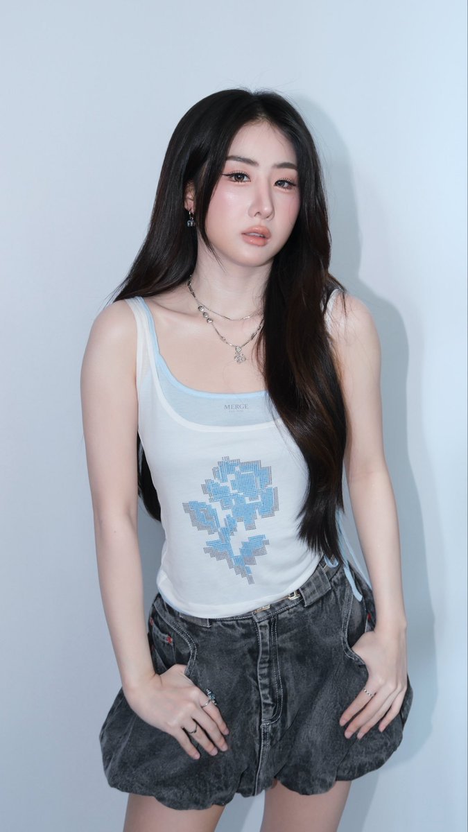 domination_pink's tweet photo. Me encanta lo definido que tiene sus rasgos asiáticos yoko, siempre que la veo me recuerda a las actrices chinas.

YOKO BIFW26 SIAM PARAGON 
#APASRAxMergeBIFW2026 https://t.co/JXCVagq6OT