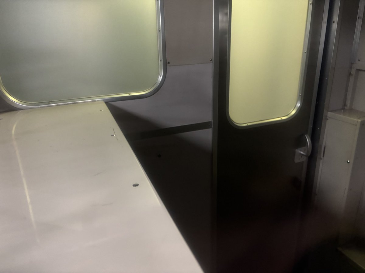 TORAJI_0907's tweet photo. 運転台撤去車の中ってこうなっとるんや
_φ(･_･ﾒﾓﾒﾓ https://t.co/46C7HYcZPg
