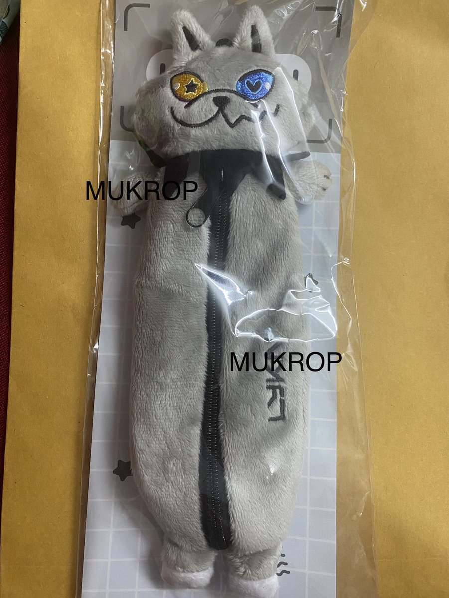 kaphraomukrop's tweet photo. Wts
กระเป๋าดินสอ lykyou 
590 รวมส่ง
❗️พร้อมโอนลดได้
ทัก Dm ได้เลยค่ะ

#ตลาดนัดlykn #ตลาดนัดgmmtv https://t.co/WJhGPZfgvL