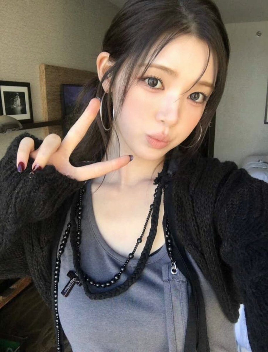 yuhapost's tweet photo. weverse update #yuha ♡ https://t.co/U8NVqO7amm