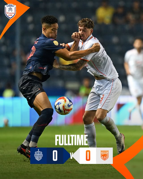 piala_talk's tweet photo. Gak banyak yang sadar, tapi sepak bola Indonesia belakangan ini lagi nunjukin perkembangan yang gila juga !! 

Timnas senior juara FIFA ASEAN Cup. Persib sukses ngalahin FC Seoul, pemuncak Liga Korea, dan Port FC Thailand. Gilanya, dua-duanya menang di kandang lawan

Borneo FC juga gak kalah keren, bisa nahan imbang Buriram United, raksasanya Thailand.

Belum lagi bocah-bocah Timnas U-17, Uzbekistan dihajar 6-4, Bahrain digilas 9-0 di laga uji coba. 

Pelan-pelan sepak bola kita mulai nunjukin taringnya. Semoga bukan cuma panas sesaat, tapi awal dari prestasi yang konsisten.

Kalian ngerasa juga gak kalau sepak bola kita makin berkembang?