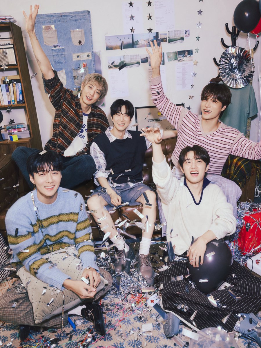gloxyfan's tweet photo. crazy how they're the first 5 trainees that got selected to debut in the group and more than a decade later they're still together. that's family fr https://t.co/RZyc5KDMdL