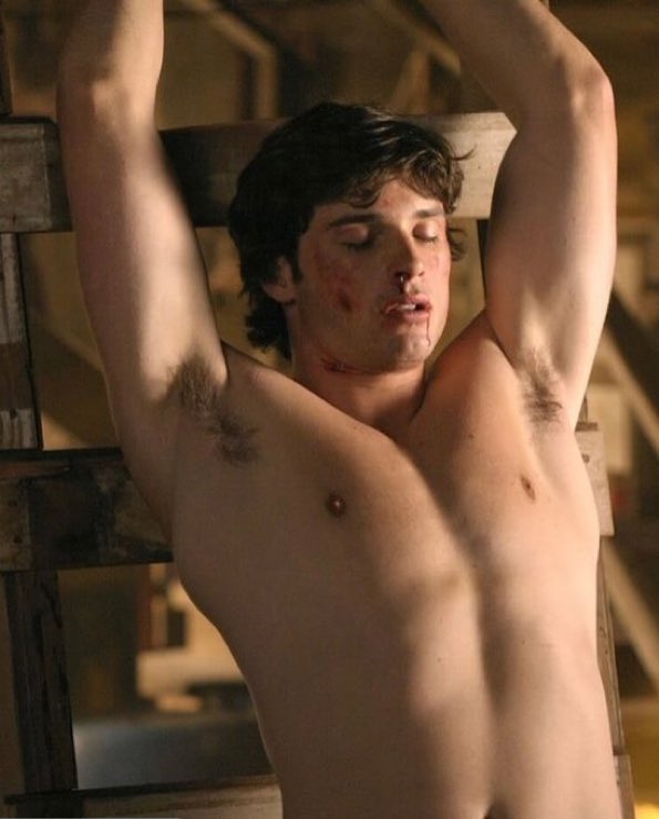 EuJoaoVitorGM's tweet photo. MEU DEUS, O TOM WELLING ACIDENTE ACABOU DE POSTAR A PICA DELE NO STORY https://t.co/1esSfL8Vlq