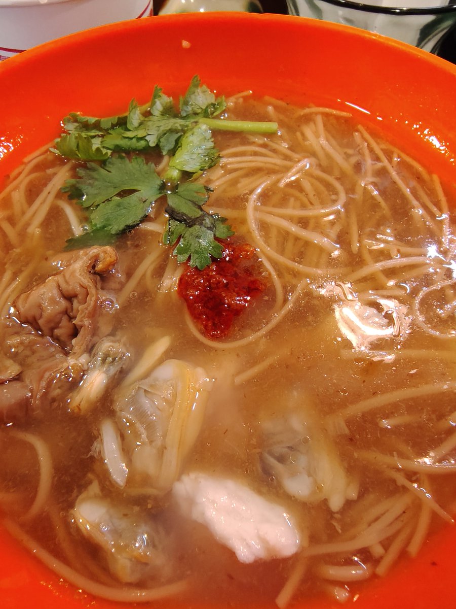 yaco_hgl's tweet photo. 先月台湾行ったとき食べなかったので麺線欲を満たしてきた
とろみカツオ出汁＋モツ＋パクチーのにゅうめん https://t.co/3Ol6RJiLnZ
