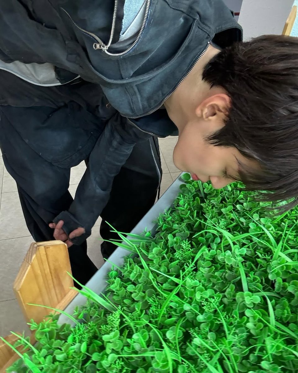 letgomaboy's tweet photo. 냄새 맡는거 진짜 강아디같음 https://t.co/MzsibJM8Os