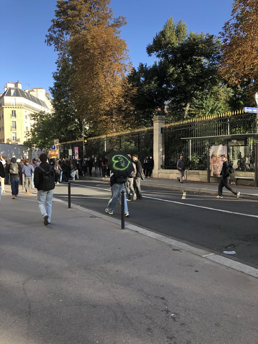 charlotte12975's tweet photo. @AssasUniversite #Blocuslycee #BlocusUniversités @AssasUniversite @cocarde_assas @uni_assas https://t.co/2ZGKvdjZdv