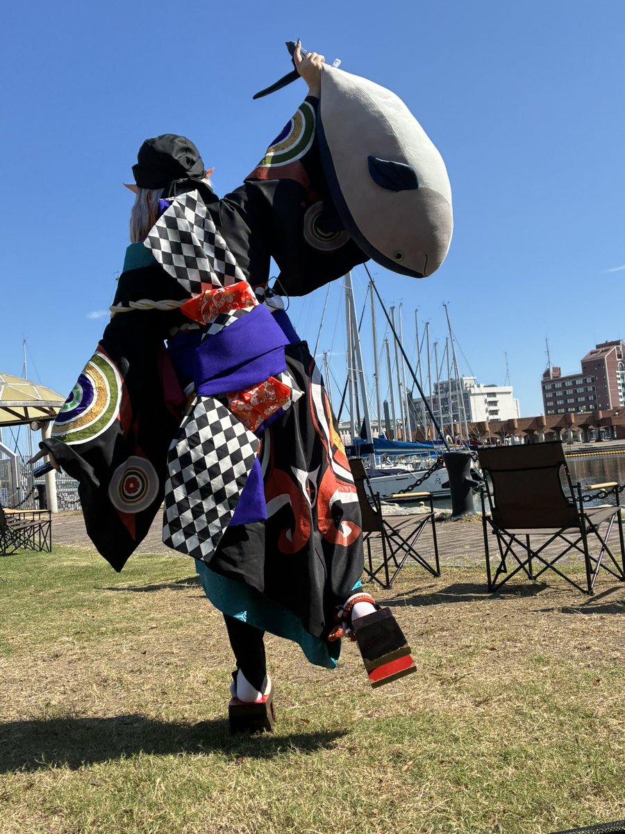 yosinosan's tweet photo. まさかの特賞www

坤ちゃんのコスプレで一日中マグロを小脇に抱えて過ごすハメに

#富士コス https://t.co/BLARqfz0Gk