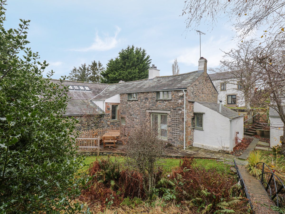 scateringcouk's tweet photo. Two bedrooms: 1 x king-size, 1 x twin. Bathroom with bath, shower over, basin and WC.
📍 Keswick, Cumbria
https://t.co/OqR2SDyeyu
#Keswick #Cumbria #HolidayCottage #SelfCatering https://t.co/KrFsd0mtTE