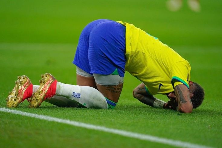 Weirdneyfan's tweet photo. Neymar??????? 😰  sorry https://t.co/O3rrvLV3Ab