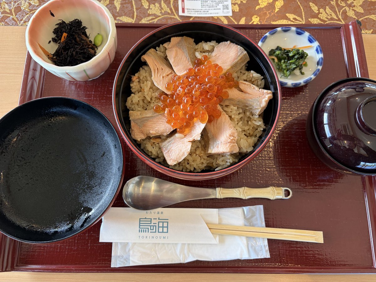 tadafumi3's tweet photo. 昨年は食べにこられなかったから、今年は食べにこれました。今回は鳥の海温泉のレストラン。 https://t.co/dE61dorw0W