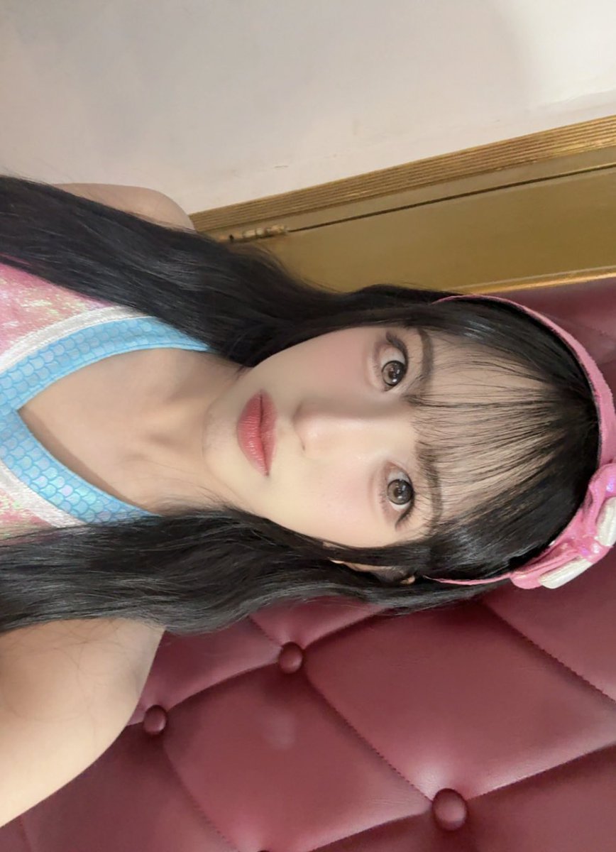 Daisy_JKT48's tweet photo. happy #saturdaisy 😆🫶🏻💖💖 senang sekali MNG sesi 2 aku sold out!!🥹🥹🫰🏻🫰🏻trimakaciiii masih ada sesi 1 yaa kita ngobrol lebih banyakkkk🥰🥰 https://t.co/6osA2FZWes