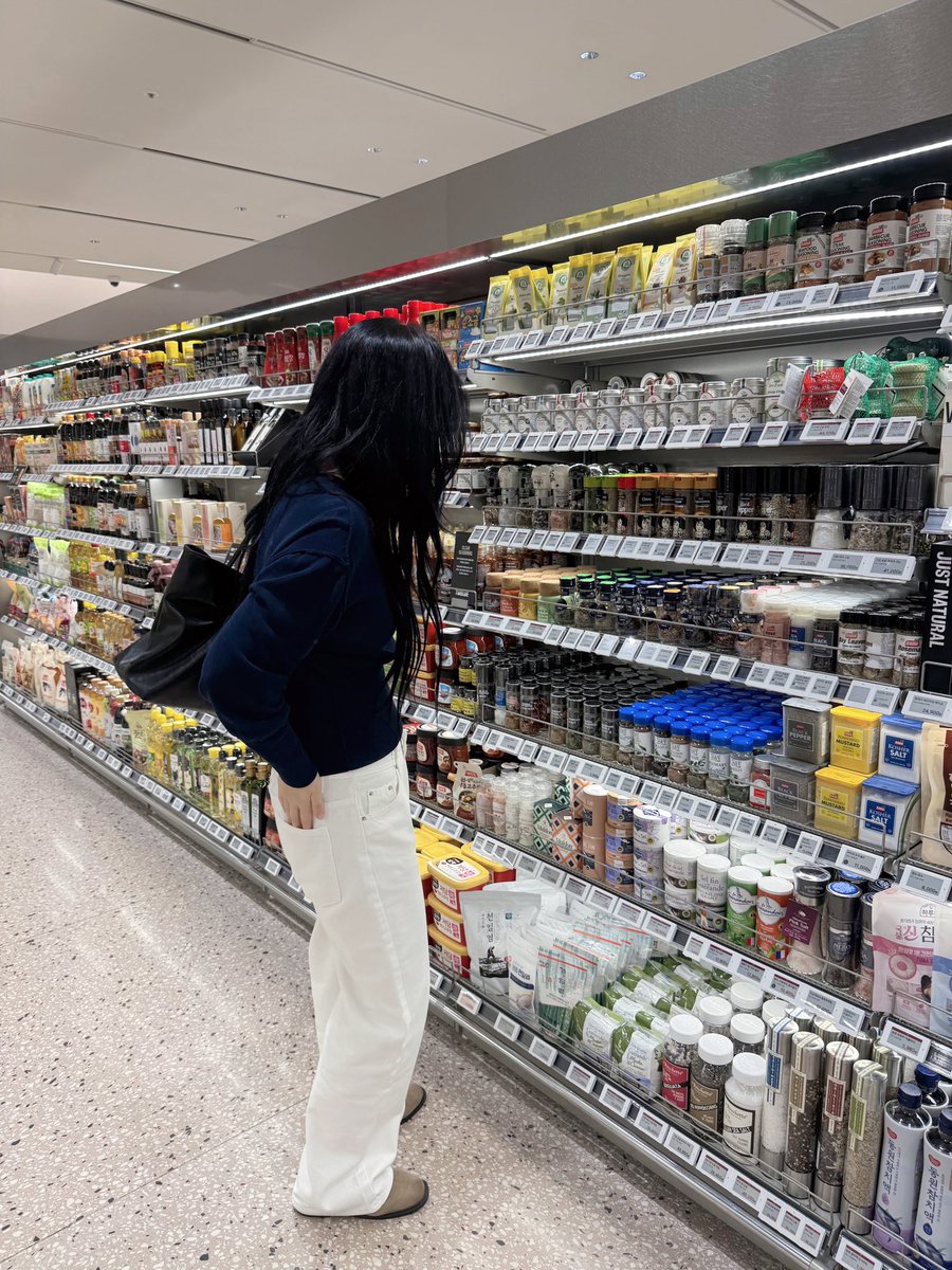 xseolnox's tweet photo. 📚🥫🥯🤎 https://t.co/yIgNRoaOKd