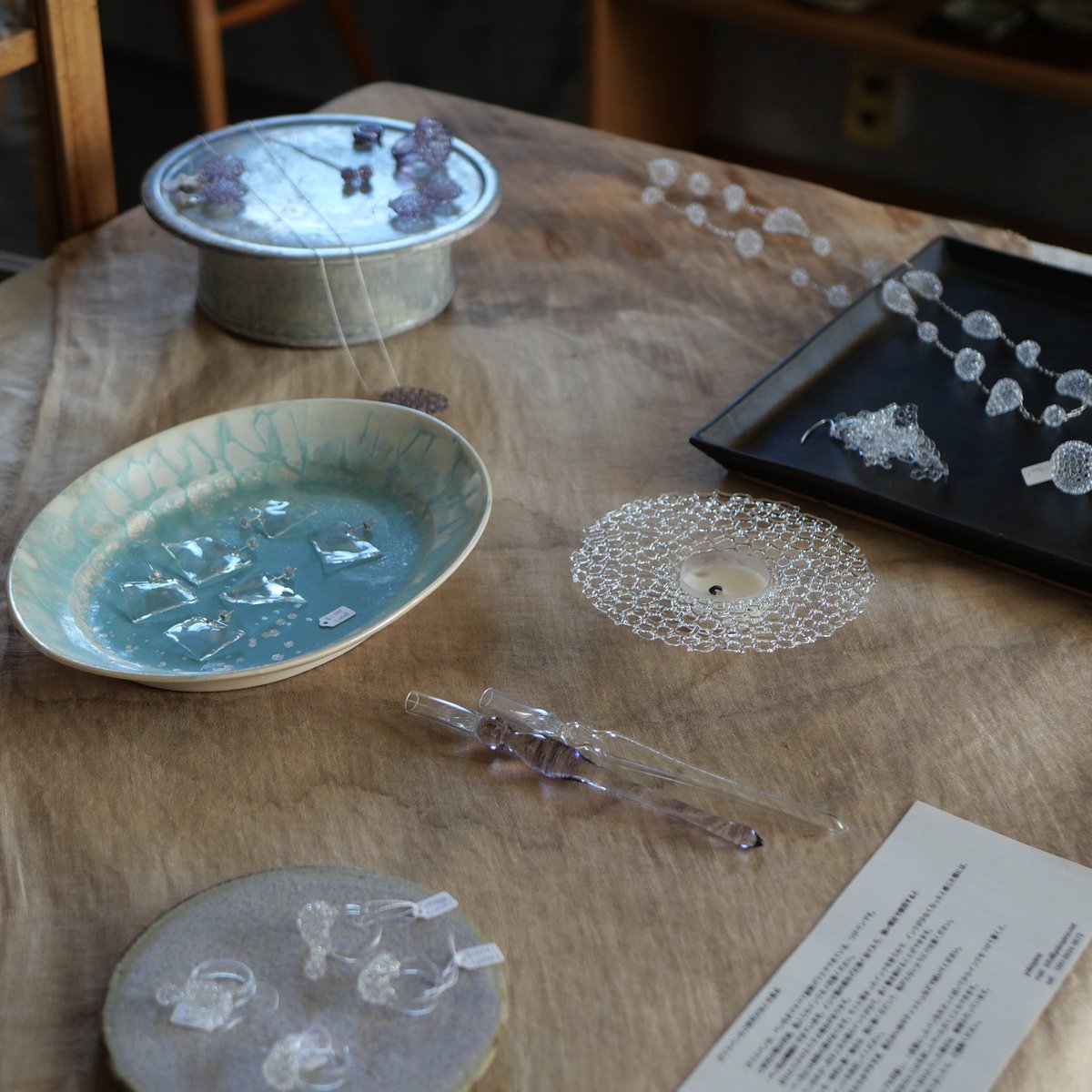 mistotokyo's tweet photo. 本日スタート

宜しくお願い致します

【 yoko yano exhibition 】

2026.10.10(sat)-10.25(sun)*10/17休み

12:00〜18:00

・作家在廊　10/10

〜光とガラスが織りなす静かで美しい世界〜

一粒一粒、耐熱ガラスを伸ばし
組み合わせて生まれる
矢野容子さんのガラスアクセサリー https://t.co/wFlMAitC2B