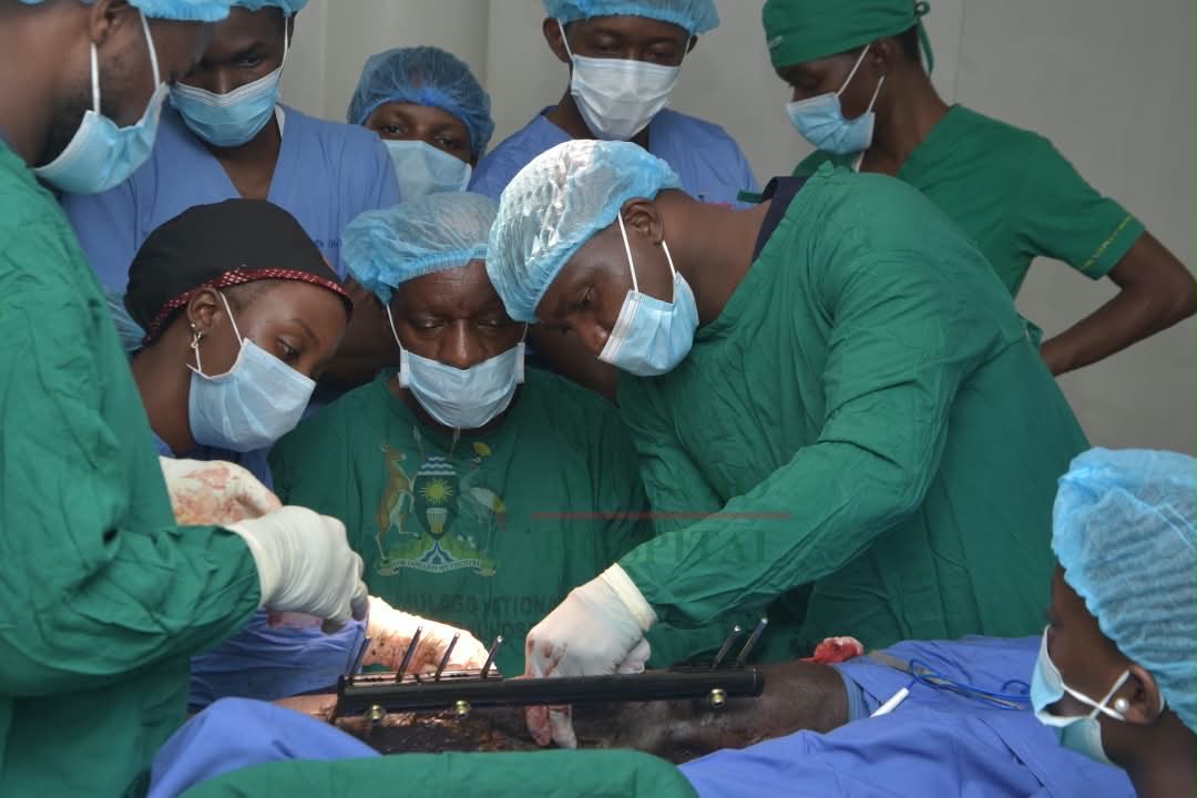 MulagoReferral's tweet photo. The free Orthoplastic Camp held @MulagoReferral from 7th–8th October marked a significant milestone, with seven patients benefiting from complex, limb-saving surgical interventions.

The camp brought together orthopaedic & plastic surgeons to manage severe trauma, including complex open fractures.

Orthopaedic surgeons reconstructed & stabilised the bone, while plastic surgeons managed the surrounding soft tissues—demonstrating the power of multidisciplinary care.

Beyond surgery, the camp strengthened local surgical capacity through knowledge exchange and skills transfer.

Huge thanks to Global Surgery Amsterdam, Interplast Netherlands & the entire surgical team for helping give patients a second chance at mobility and independence.

This is more than surgery. It is limb salvage. It is hope. It is a second chance.

#MulagoNRH#OrthoplasticCamp #SkillsTransfer #GlobalSurgery #TraumaCare
