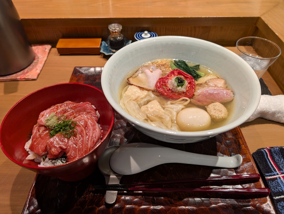 tetsu038's tweet photo. 東京に来たら食べないといけない https://t.co/wSSUnse8TI