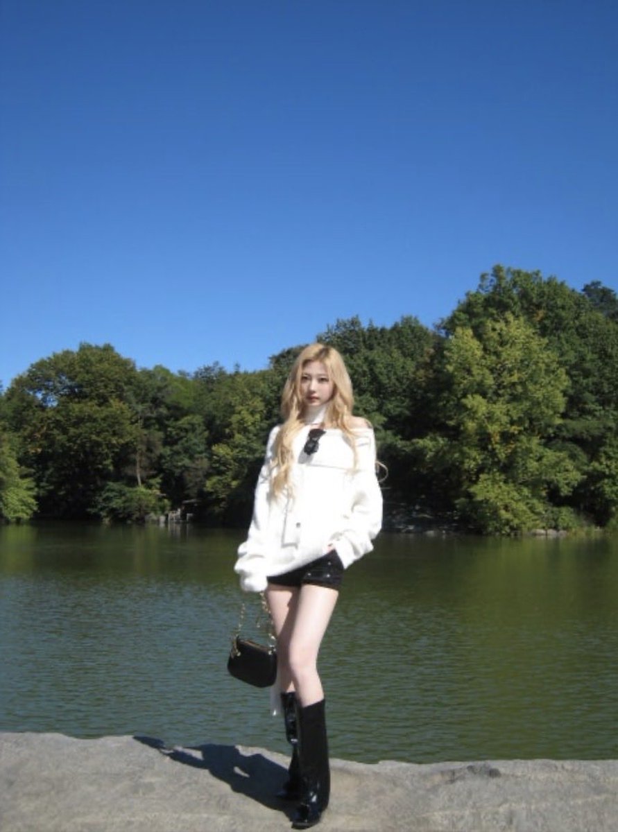 chvyae's tweet photo. an angel https://t.co/TmJxBjcpnu